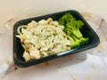 Fettucine alfredo au poulet avec brocoli vapeur